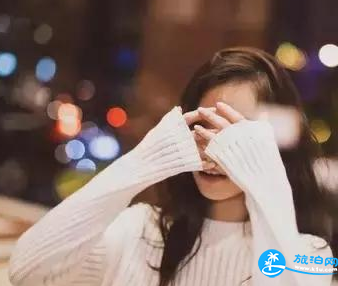 女生景点拍照姿势大全 旅游的时候怎么样摆姿势